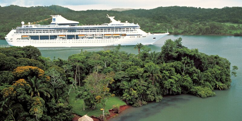 1548637389.2899_481_Royal_Caribbean_International_Legend_of_the_Seas_Exterior_Panama_4.jpeg