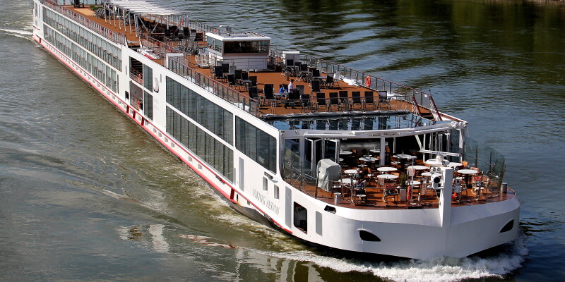 1548638460.0708_661_Viking_river_cruises_long_ship_badic_exterio.jpg